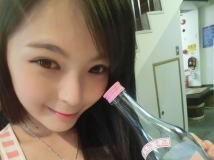 32C電眼正妹~小豬(黃沐妍)~超正性感深V低胸自拍照 {提姆正妹timliao.com} [40P+影]