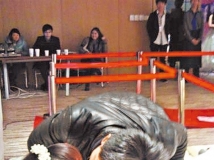 另類相親 吻「睡美人」卻露點? [2P]