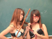 台中巨乳正妹旅拍玩親親[20P]
