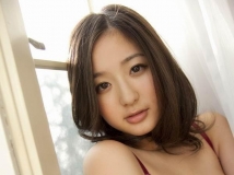 嫩白乳溝，惹火誘人【13P】