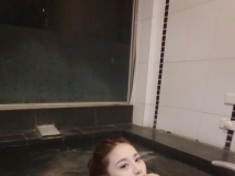 32F資管系正妹Vicky推乳暈霜遭變態性騷擾 「好用嗎？ 露奶擦給我看！」 [60P+影片]