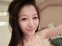32D正妹~潘恩綺(Spring)~熱到低胸自拍 {提姆正妹timliao.com} [25P]