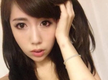 32C正妹Kitty蓁羚低胸睡覺被蚊咬 網友: 我是蚊子也要親你！[10P]