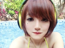 電玩美少女DenKa低胸短裙現身香港 宅男追逐癱瘓交通 [15P]
