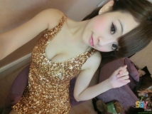 32D舉牌正妹~糖可可~甜美自拍深溝照 [30P]