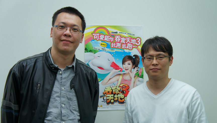 01_製作人陳韋州（右）與美術總監郭秉奇（左）