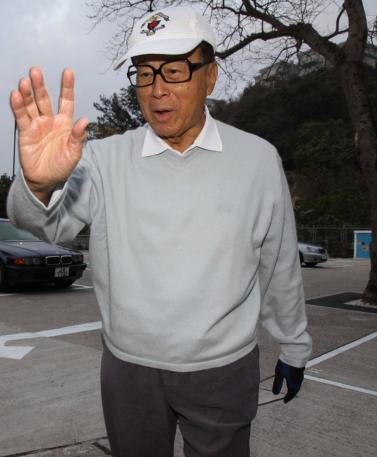 李嘉誠撤資