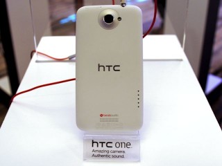 HTC One X Back