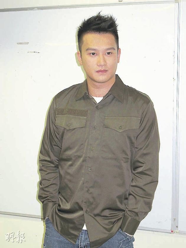 吳浩康揭裙底