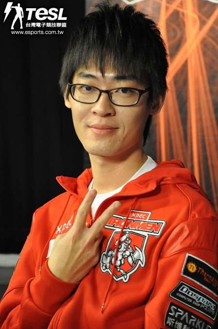 JoJo(胡裕強)以獨取兩勝的表現，幫助鋼鐵人留下勝利。