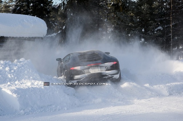 Lamborghini-Aventador-LP700-4-Crash-13[3].jpg