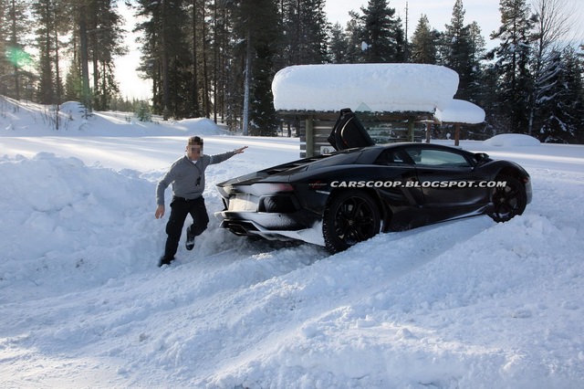 Lamborghini-Aventador-LP700-4-Crash-14[3].jpg