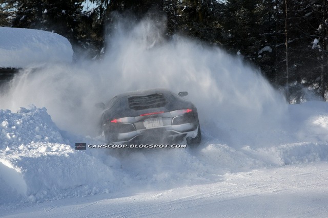 Lamborghini-Aventador-LP700-4-Crash-9[3].jpg